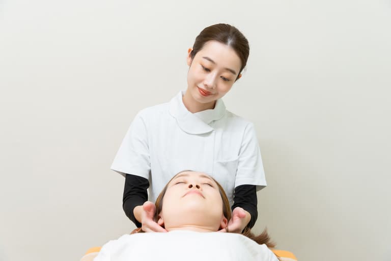 なぜ小顔矯正には複数回の施術が必要なのか