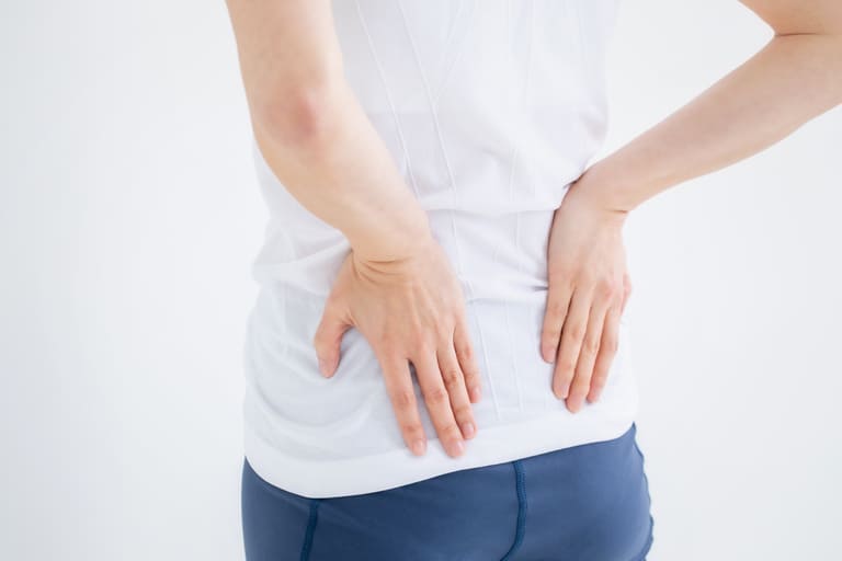 腰痛はなぜ起こる?原因の種類と見分け方をわかりやすく解説
